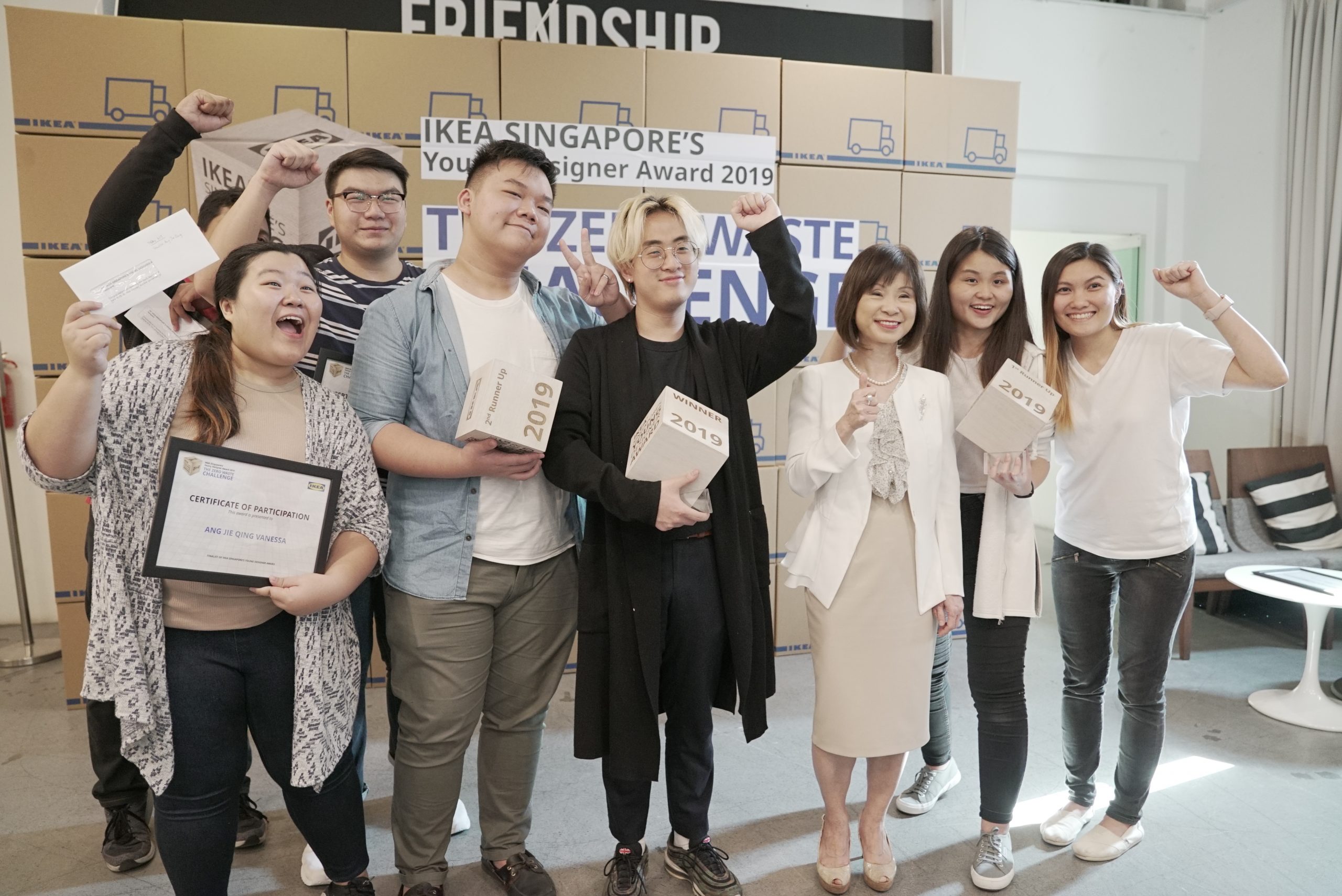 shin hee tae with minister amy khor and group of winners fun